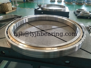 China Special design single row Cylindrical roller bearing with brass cage 527468 supplier